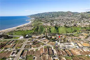 560 Radcliffe Ave, Pacific Palisades, CA 90272 - Photo 1