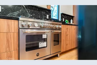 11911 Hartsook, Valley Village, CA 91607 - Photo 13