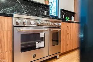 11911 Hartsook, Valley Village, CA 91607 - Photo 13