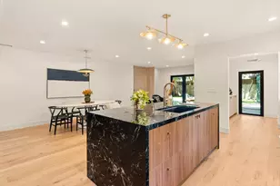 11911 Hartsook, Valley Village, CA 91607 - Photo 17