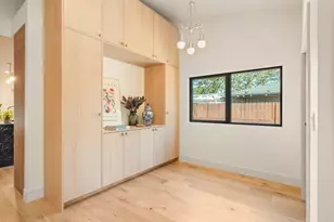 11911 Hartsook, Valley Village, CA 91607 - Photo 7