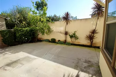 52 Shadowbrook, Irvine, CA 92604 - Photo 17