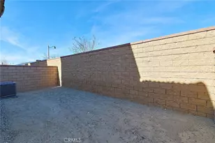 16554 Stone Pne Ln, Fontana, CA 92336 - Photo 5