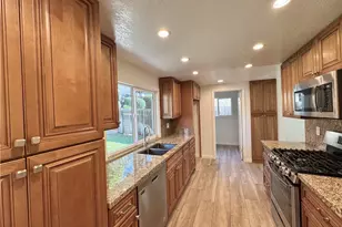 25381 Esrose Ct, Lake Forest, CA 92630 - Photo 5