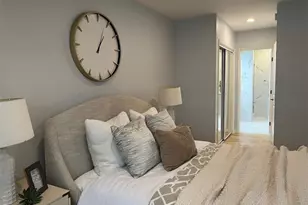 1025 N Kings Rd, West Hollywood, CA 90069 - Photo 17