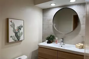 1025 N Kings Rd, West Hollywood, CA 90069 - Photo 13