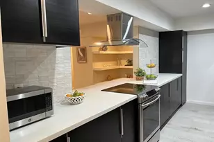 1025 N Kings Rd, West Hollywood, CA 90069 - Photo 13