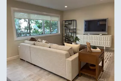 1025 N Kings Rd #105, West Hollywood, CA 90069 - Photo 7