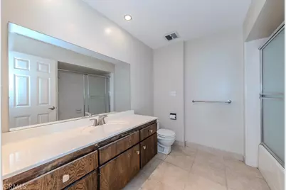 210 Grand #201, Long Beach, CA 90803 - Photo 17