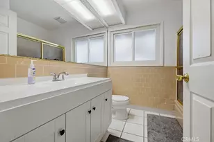 1934 S Robert Ln, Anaheim, CA 92802 - Photo 25