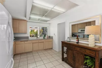 2210 E. Oshkosh Circle, Anaheim, CA 92806 - Photo 9