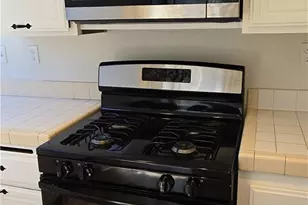 10387 Crossing Green Cir, Moreno Valley, CA 92557 - Photo 7