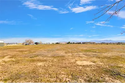 7845 Fuente Road, Oak Hills, CA 92344 - Photo 65