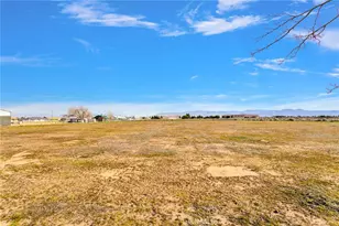 7845 Fuente Rd, Oak Hills, CA 92344 - Photo 65