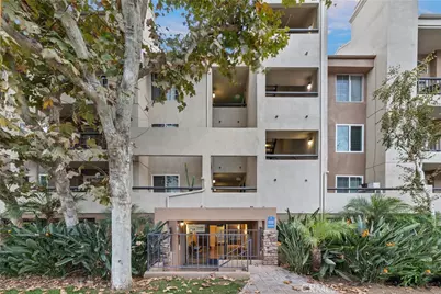 21400 Burbank Boulevard #313, Woodland Hills, CA 91367 - Photo 11