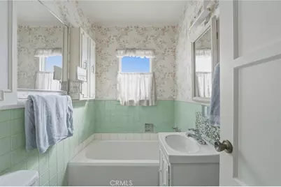 110 Alabama Street, Huntington Beach, CA 92648 - Photo 19