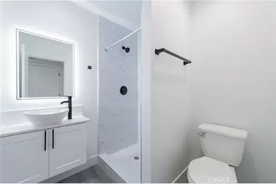 1444 W 37th Street, Los Angeles, CA 90018 - Photo 11