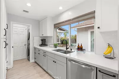 18899 Santa Mariana, Fountain Valley, CA 92708 - Photo 11