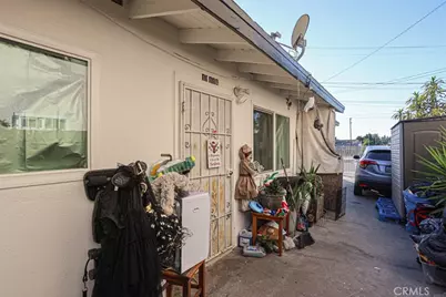11114 Willowbrook Avenue, Los Angeles, CA 90059 - Photo 21