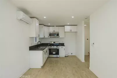 11114 Willowbrook Avenue, Los Angeles, CA 90059 - Photo 9