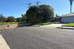 25899 Amapolas St, Loma Linda, CA 92354 - Photo 15