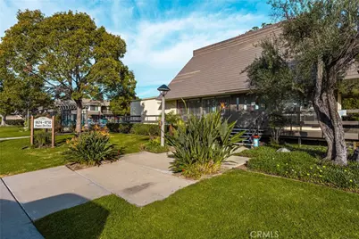 9841 Via Sonoma, Cypress, CA 90630 - Photo 19