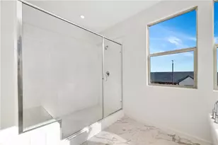 15800 Conservatory Dr, Fontana, CA 92336 - Photo 43