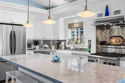 4 Saratoga, Newport Beach, CA 92660 - Photo 15