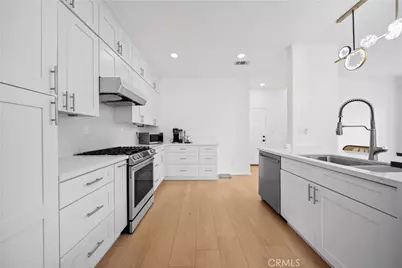 13050 Arborwalk Ln, Tustin, CA 92782 - Photo 9