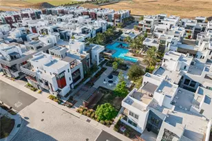 167 Waypoint, Tustin, CA 92782 - Photo 31