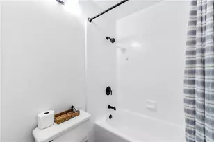 3573 W Greentree Cir, Anaheim, CA 92804 - Photo 25