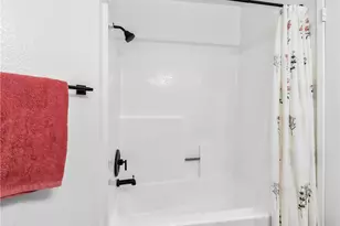 3573 W Greentree Cir, Anaheim, CA 92804 - Photo 35