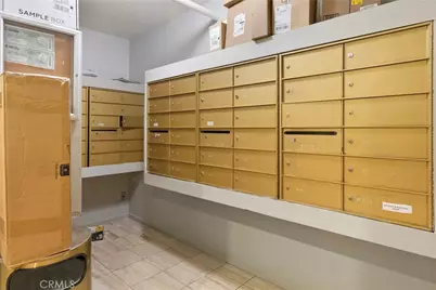 906 N Doheny #303, West Hollywood, CA 90069 - Photo 21