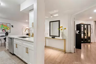 906 N Doheny #303, West Hollywood, CA 90069 - Photo 3