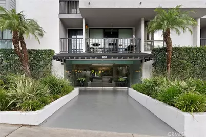 906 N Doheny #303, West Hollywood, CA 90069 - Photo 27