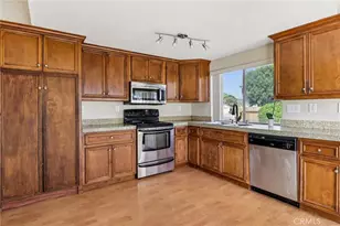 318 Festival Dr, Oceanside, CA 92057 - Photo 5
