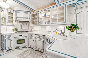 2074 Meadow View Ln, Costa Mesa, CA 92627 - Photo 15