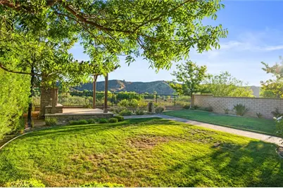 22494 Brightwood Place, Saugus, CA 91350 - Photo 53