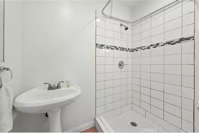 5857 Nagle, Los Angeles, CA 91401 - Photo 29