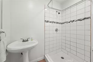 5857 Nagle, Los Angeles, CA 91401 - Photo 29