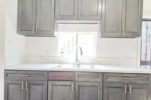 10529 Grape, Los Angeles, CA 90002 - Photo 9