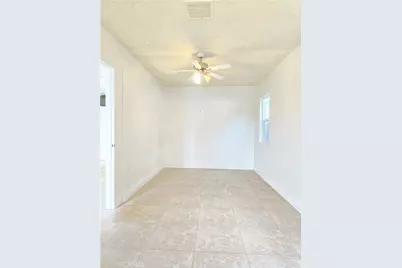 10529 Grape, Los Angeles, CA 90002 - Photo 13