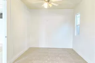 10529 Grape, Los Angeles, CA 90002 - Photo 13