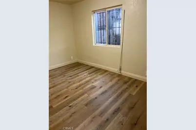 10529 Grape, Los Angeles, CA 90002 - Photo 9