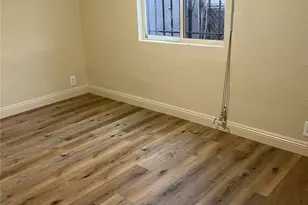 10529 Grape, Los Angeles, CA 90002 - Photo 9