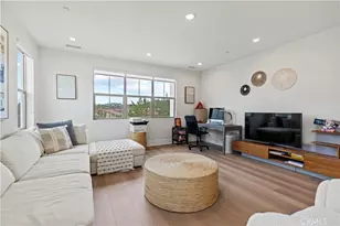 63 Longchamp, Irvine, CA 92602 - Photo 25