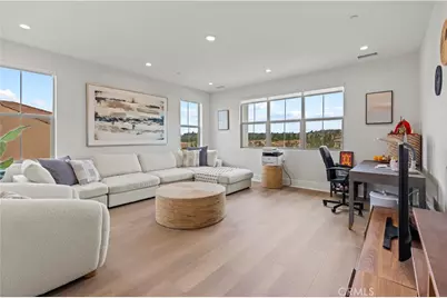 63 Longchamp, Irvine, CA 92602 - Photo 27