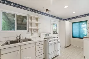 8226 Fenwick St, Sunland, CA 91040 - Photo 15