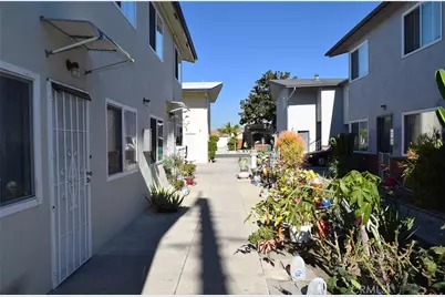 46 E Plymouth, Long Beach, CA 90805 - Photo 5