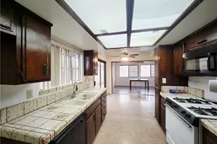 12850 Bermuda Dunes Dr, Victorville, CA 92395 - Photo 11